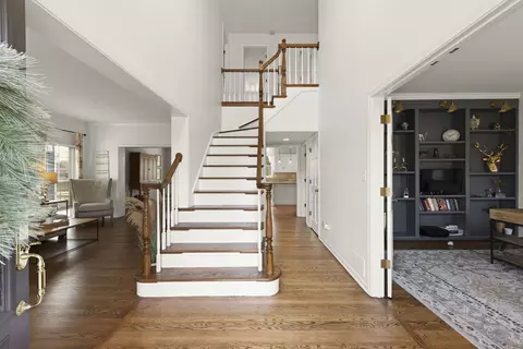 178 Danada Dr, Wheaton, IL 60189 photo 2