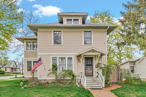402 N View St, Aurora, IL 60506
