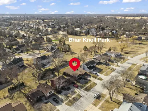 View/Area - 560 Tennyson Dr, Wheaton, IL 60189 photo 2 of 4