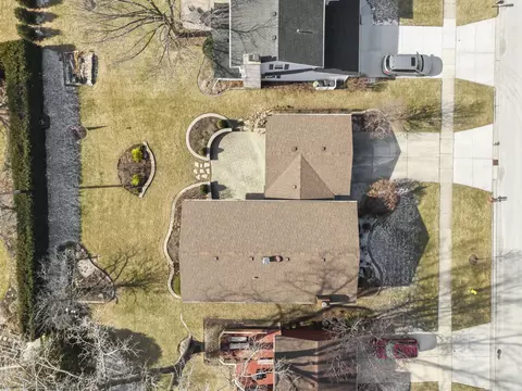 View/Area - 560 Tennyson Dr, Wheaton, IL 60189 photo 1 of 4