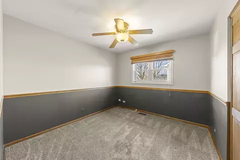Bedroom - 560 Tennyson Dr, Wheaton, IL 60189 photo 3 of 4