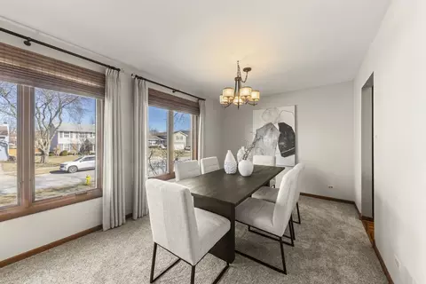 Dining - 560 Tennyson Dr, Wheaton, IL 60189 photo 1 of 3
