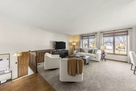 Living - 560 Tennyson Dr, Wheaton, IL 60189 photo 2 of 6
