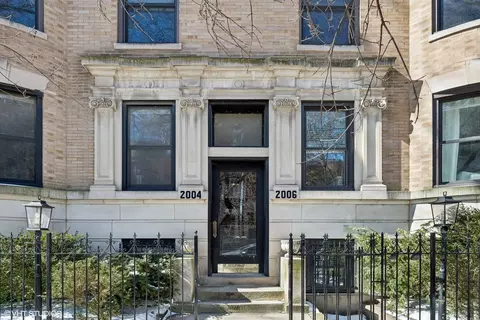 2004 N Howe St #1S, Chicago, IL 60614