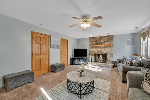 Living - 7653 S 78th Ct, Bridgeview, IL 60455 photo 3 of 4