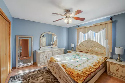 Bedroom - 7653 S 78th Ct, Bridgeview, IL 60455 photo 2 of 4