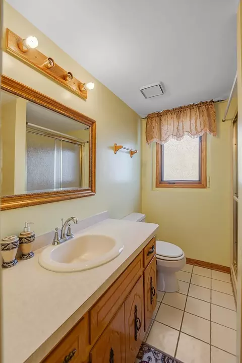Bath - 7653 S 78th Ct, Bridgeview, IL 60455 photo 2 of 2