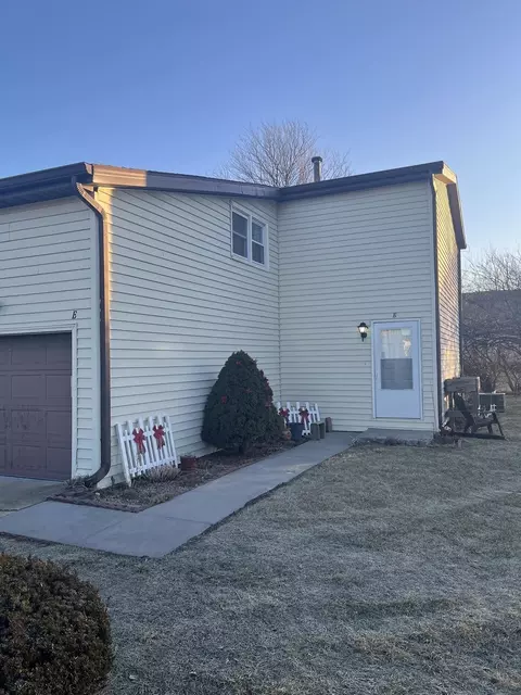 1705 King Dr #E, Normal, IL 61761