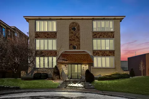 6230 S Newland Ave #2S, Chicago, IL 60638