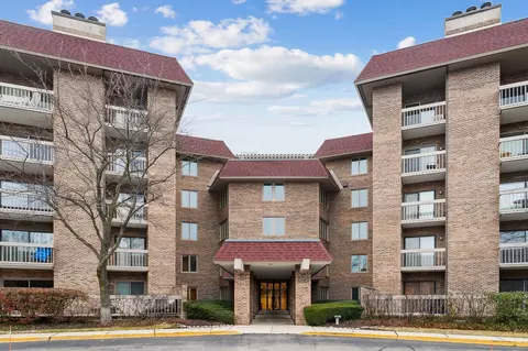 1220 Rudolph Rd #5D, Northbrook, IL 60062