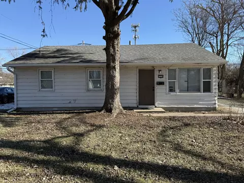 1316 Hedge Rd, Champaign, IL 61821 photo 1