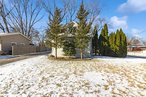 1045 Elliott Ave, Aurora, IL 60505