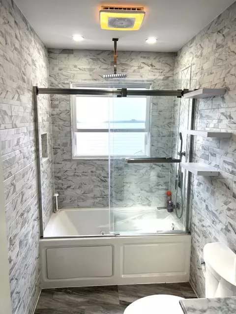 Bath - 711 S Merle Ln, Wheeling, IL 60090 photo 1 of 3