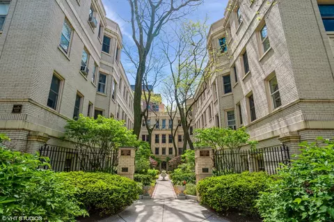 429 W Aldine Ave #7, Chicago, IL 60657