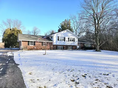 39075 N Winchester Rd, Wadsworth, IL 60083