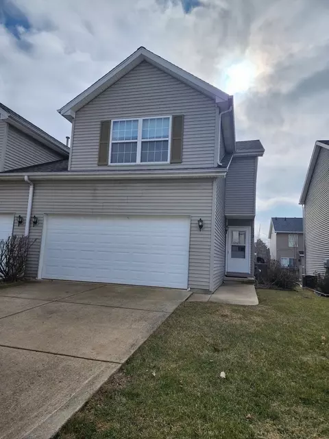 1213 Colonial Ave, Bloomington, IL 61701 photo 2