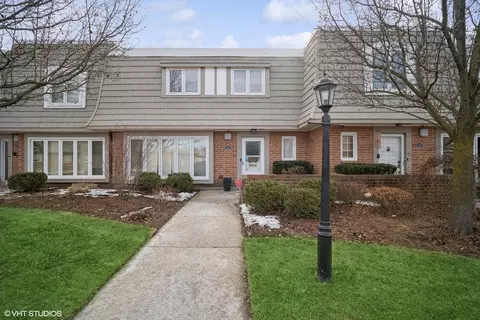 1448 Chantilly Blvd, Highland Park, IL 60035