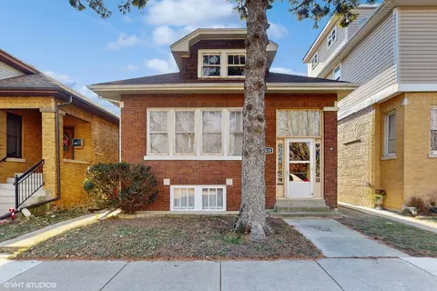 4419 W Roscoe St, Chicago, IL 60641