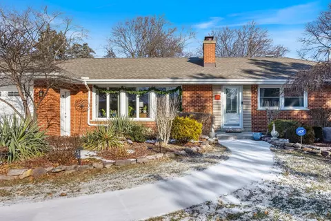 31 E Stonegate Dr, Prospect Heights, IL 60070 photo 3