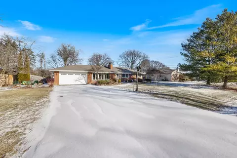 31 E Stonegate Dr, Prospect Heights, IL 60070 photo 2