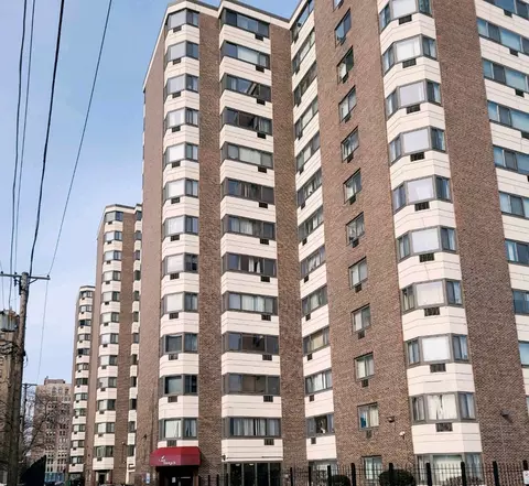 7337 S South Shore Dr #1118, Chicago, IL 60649