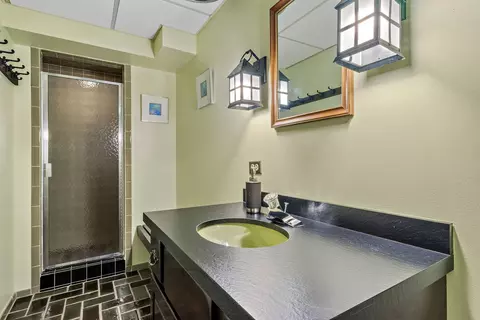 Bath - 9 Hampton Dr, Oak Brook, IL 60523 photo 1 of 1