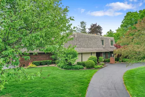 Exterior - 9 Hampton Dr, Oak Brook, IL 60523 photo 6 of 6