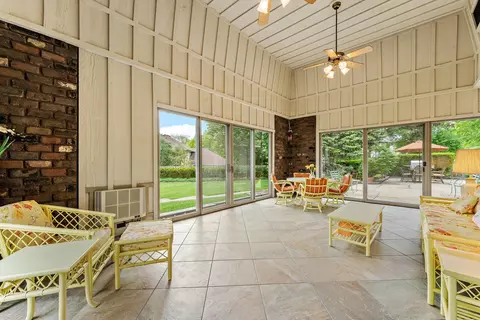 Exterior - 9 Hampton Dr, Oak Brook, IL 60523 photo 1 of 6