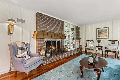 Living - 9 Hampton Dr, Oak Brook, IL 60523 photo 4 of 4