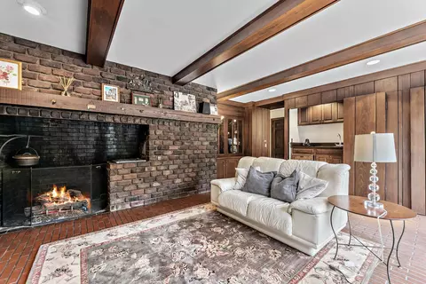 Living - 9 Hampton Dr, Oak Brook, IL 60523 photo 3 of 4