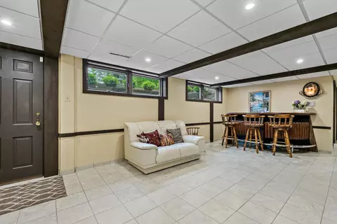 Other - 9 Hampton Dr, Oak Brook, IL 60523 photo 3 of 4