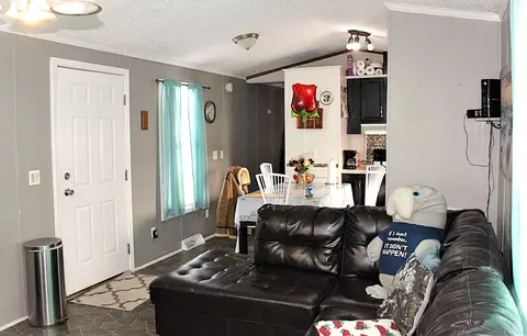 1330 Rand Rd, Des Plaines, IL 60016 photo 5