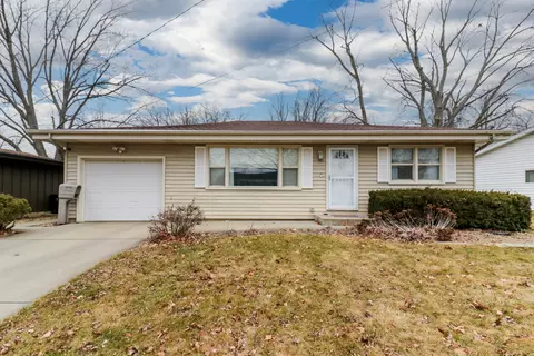 1806 Cloud St, Bloomington, IL 61701