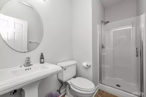 Bath - 144 River Walk Ct, Elgin, IL 60120 photo 1 of 4