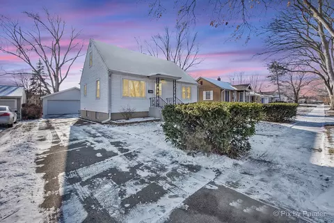 304 E Pine Ave, Bensenville, IL 60106