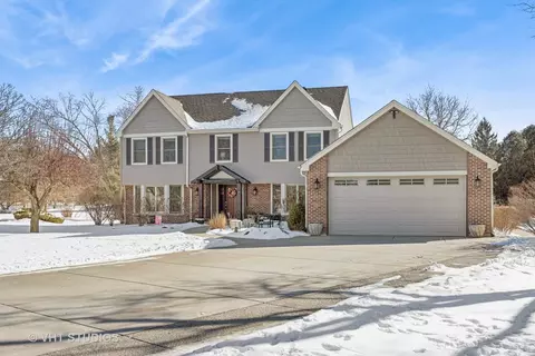 823 Whitman Ct, Libertyville, IL 60048
