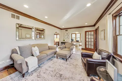 312 E Illinois St, Wheaton, IL 60187 photo 6