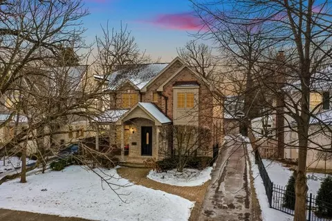 484 Hawthorn Ln, Winnetka, IL 60093