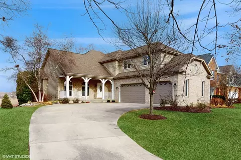 986 Wedgewood Dr, Crystal Lake, IL 60014