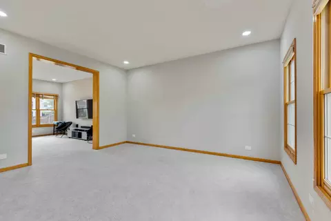 Living - 2052 Gardner Cir E, Aurora, IL 60503 photo 3 of 4