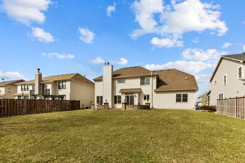 Exterior - 2052 Gardner Cir E, Aurora, IL 60503 photo 3 of 4