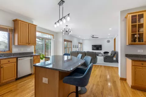 Kitchen - 2052 Gardner Cir E, Aurora, IL 60503 photo 3 of 3