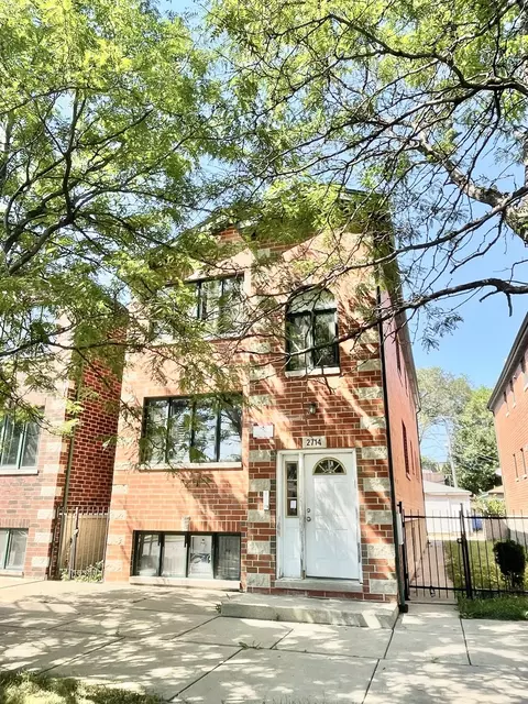 2714 W 37th Pl, Chicago, IL 60632