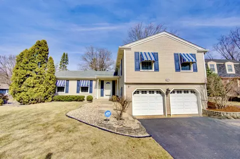 837 Mill Race Ln, Naperville, IL 60565
