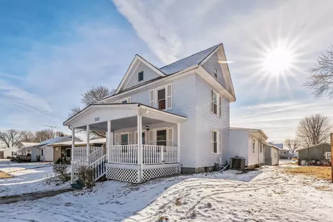 511 E Colden St, Polo, IL 61064 photo 2
