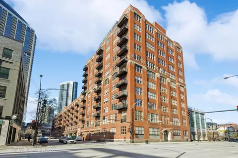 360 W Illinois St #311, Chicago, IL 60654