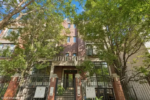 1412 W Chestnut Ave #1W, Chicago, IL 60642