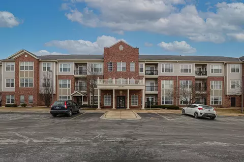 12950 Meadow View Ct #208, Huntley, IL 60142