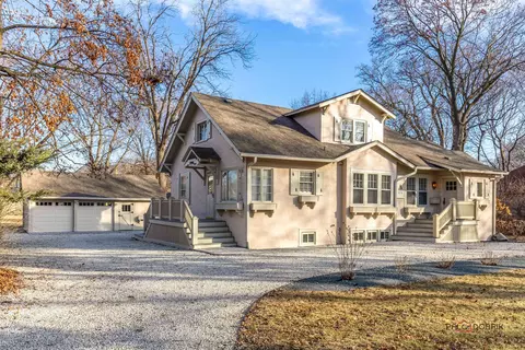 314 W Russell St, Barrington, IL 60010