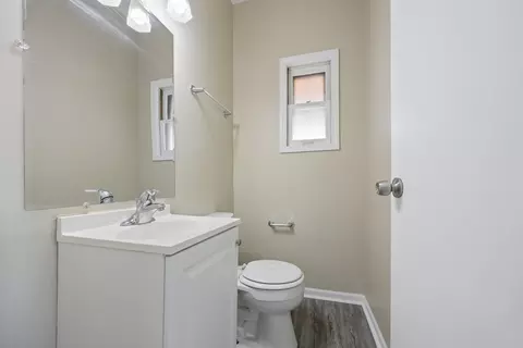 Bath - 6438 Sinclair Ave, Berwyn, IL 60402 photo 1 of 2